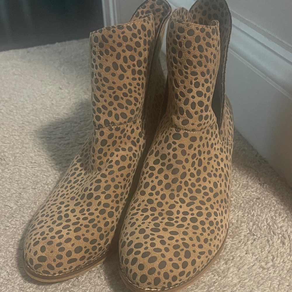 Stylish Tan Leopard Print Ankle Booties